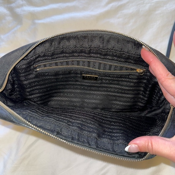 Prada Black Crossbody Leather Bag - Picture 4 of 8